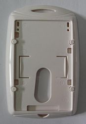 poseta-rigida-verticala-suport-ecuson-legitimatie-card-acces-alb